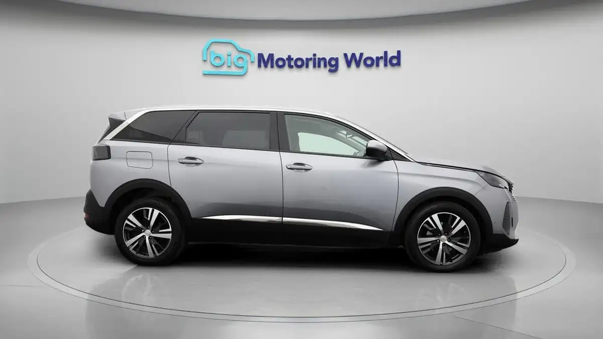 2021-peugeot-5008-suv-15-bluehdi-allure-big-8