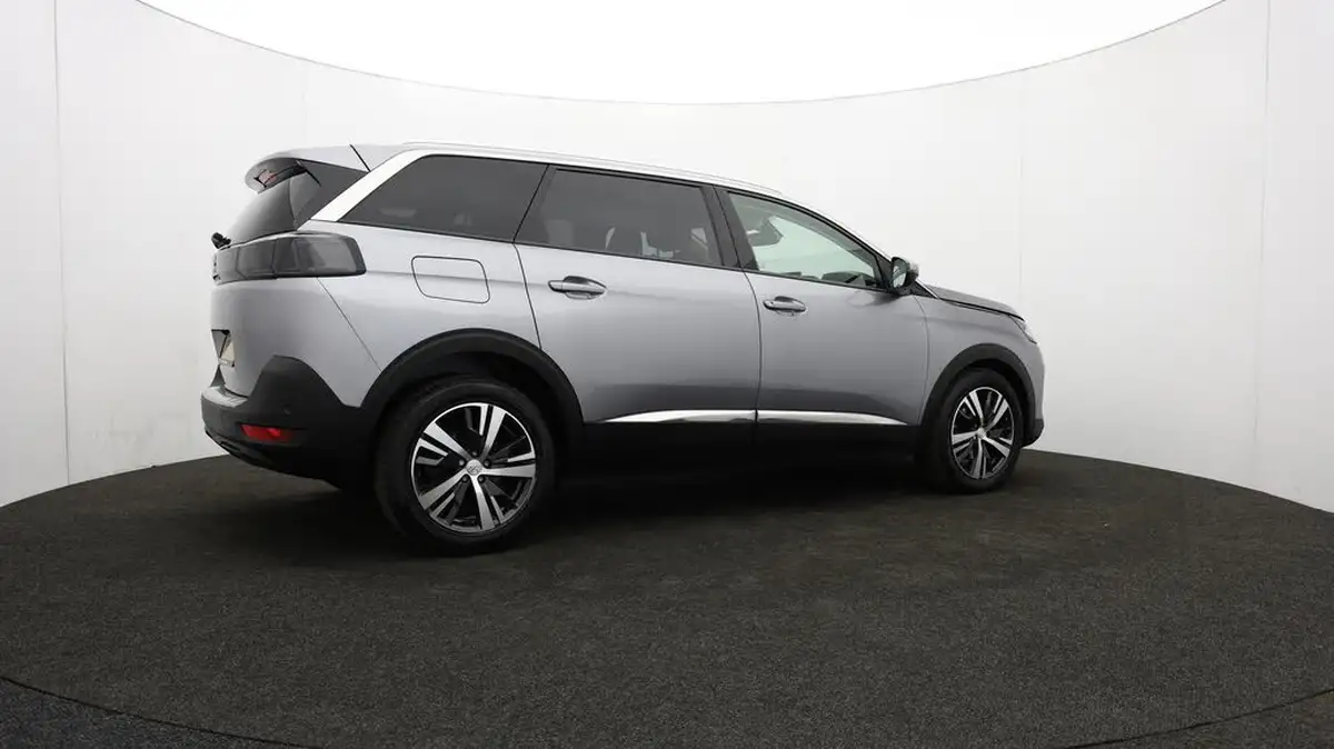 2021-peugeot-5008-suv-15-bluehdi-allure-big-36