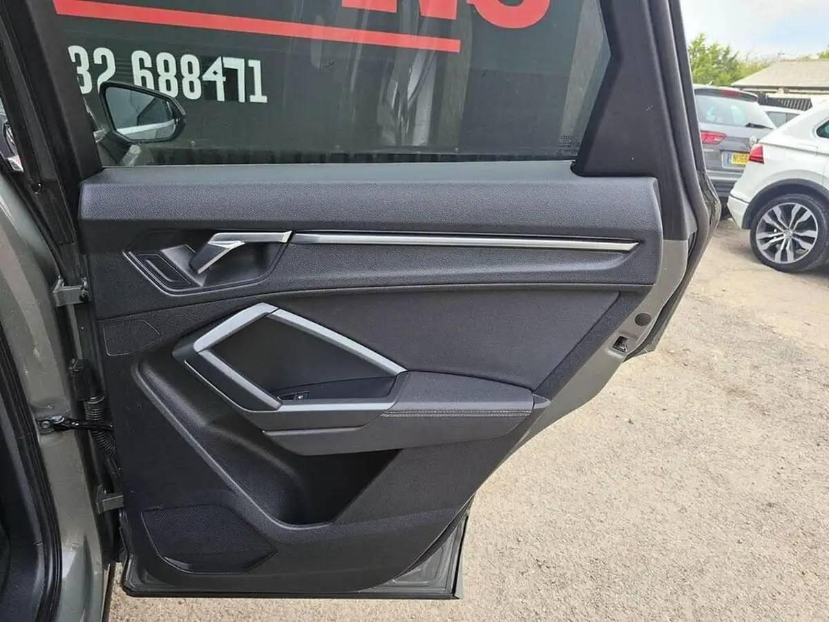 2019-audi-q3-20-40-tfsi-s-line-big-46