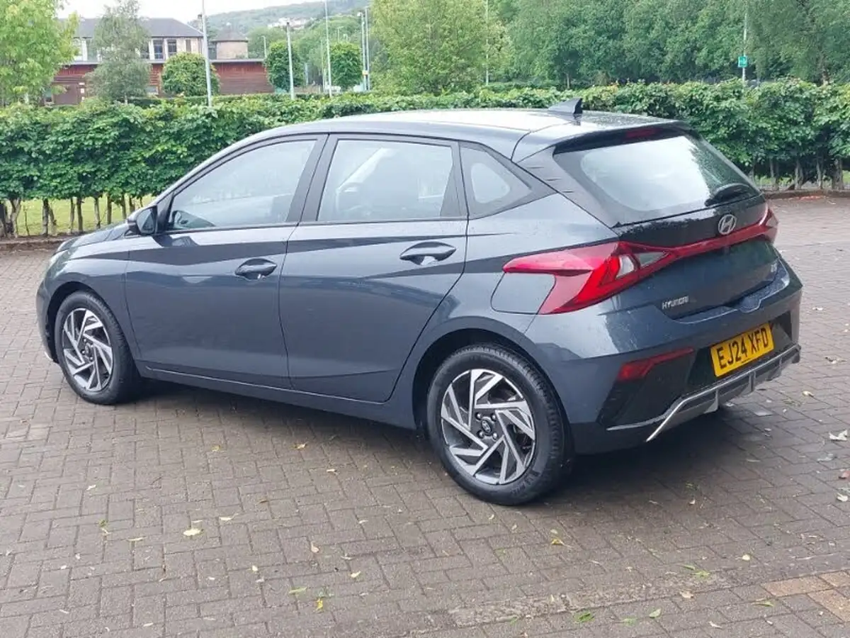 2024-hyundai-i20-10-t-gdi-advance-dct-big-1