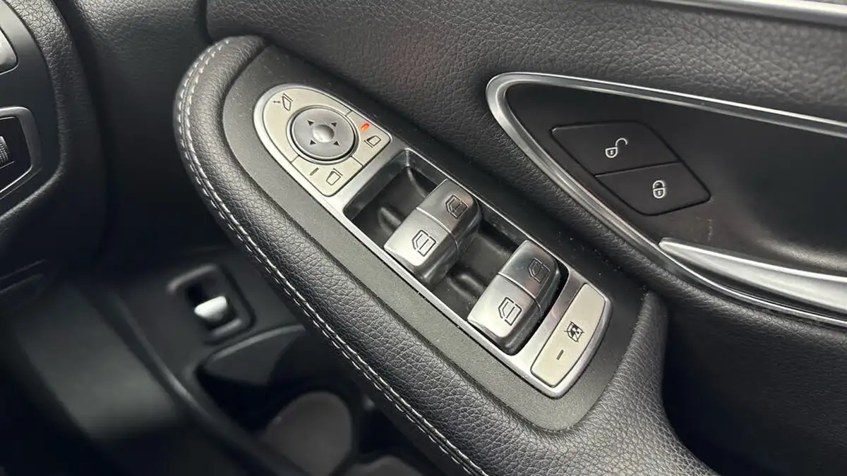2020-mercedes-benz-c-class-15-c200-amg-line-premiumss-saloon-4d-big-20