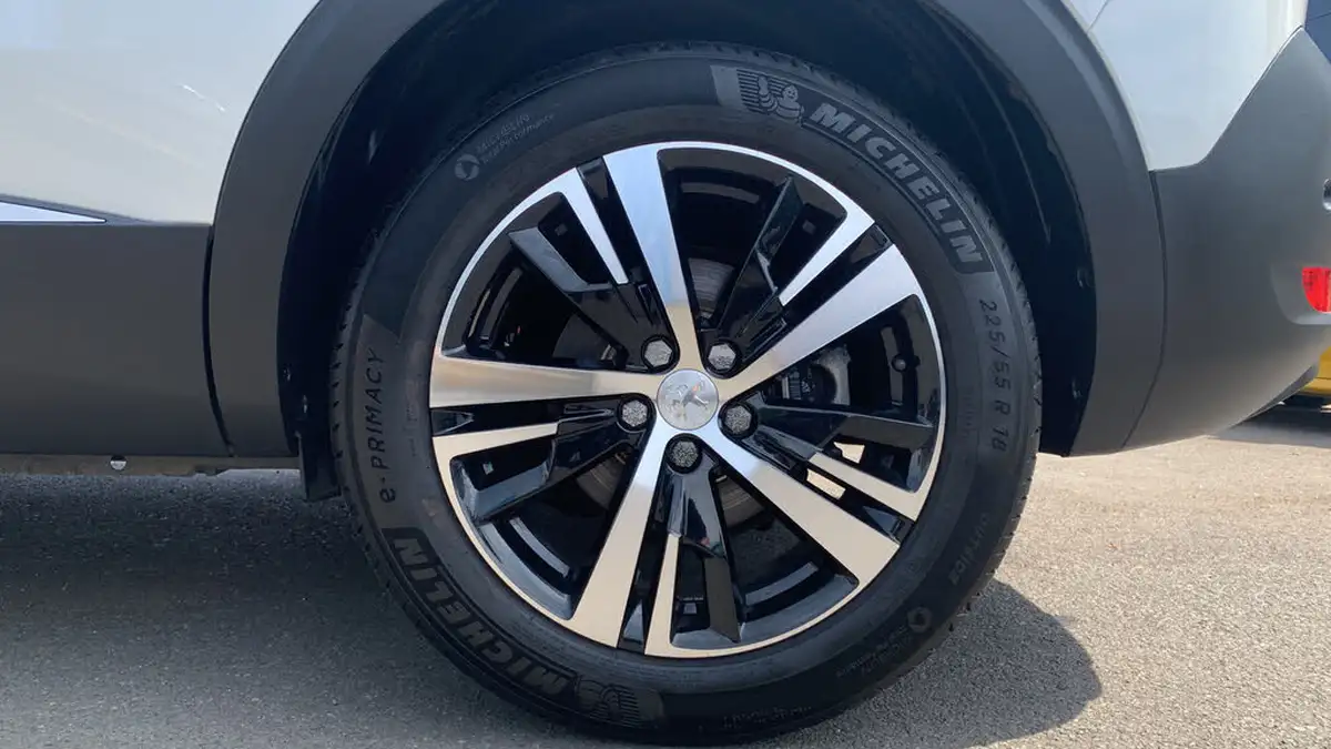 2024-peugeot-5008-suv-15-bluehdi-gt-130ps-big-15