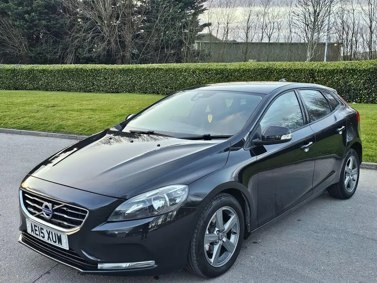 2015-volvo-v40-16td-d2-es-big-16