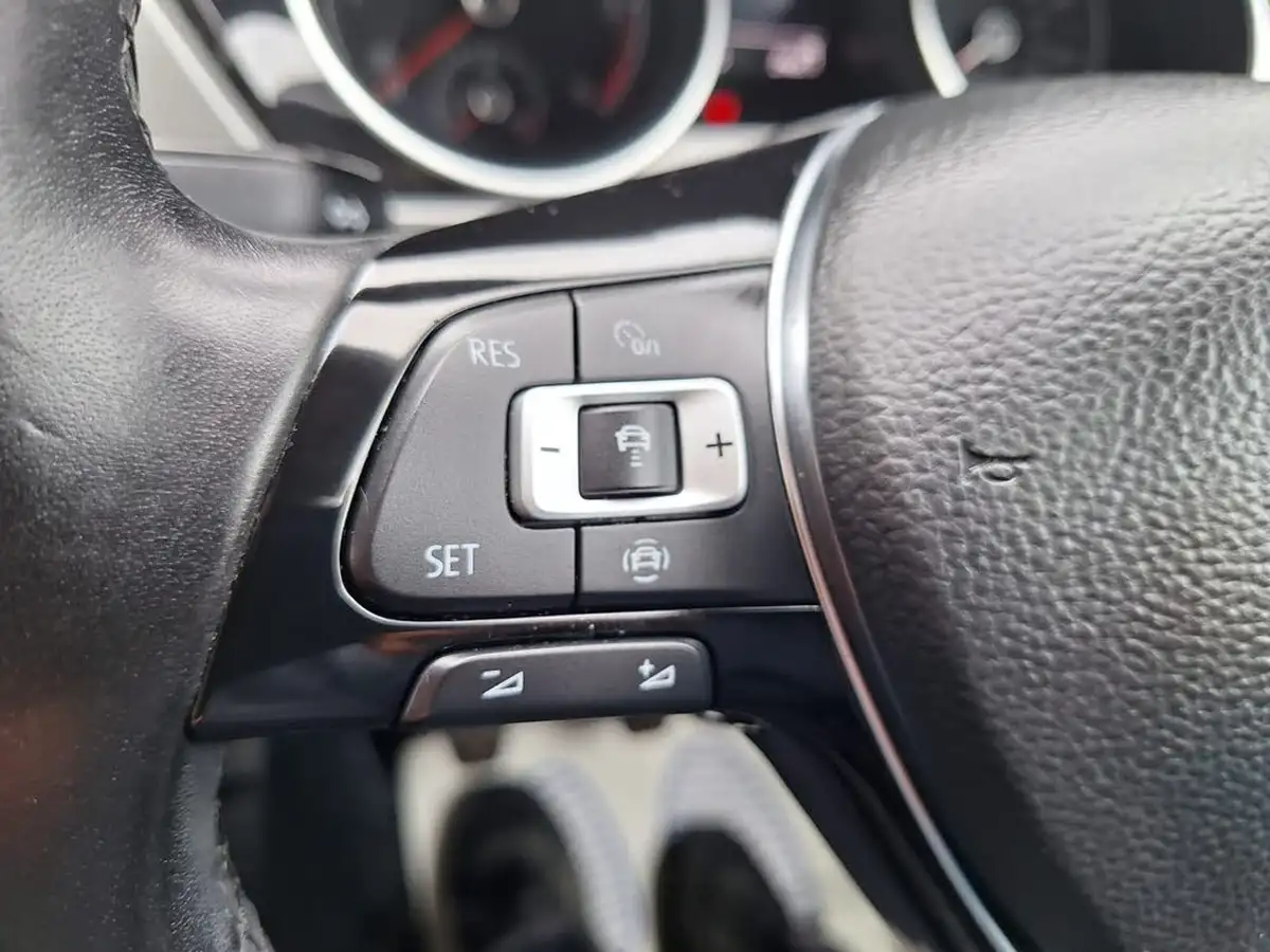 2018-volkswagen-touran-16tdi-se-family-big-29