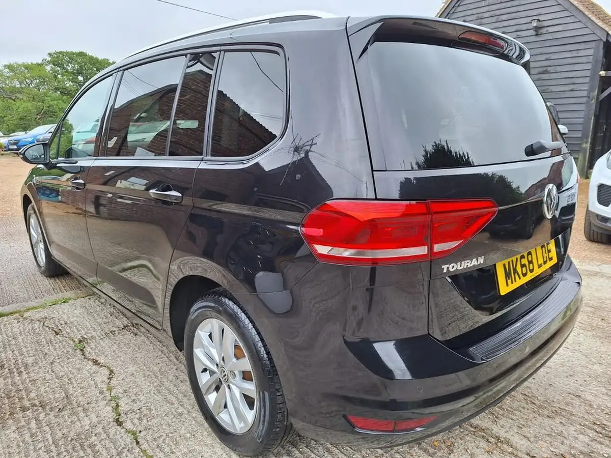 2018-volkswagen-touran-16tdi-se-family-big-5
