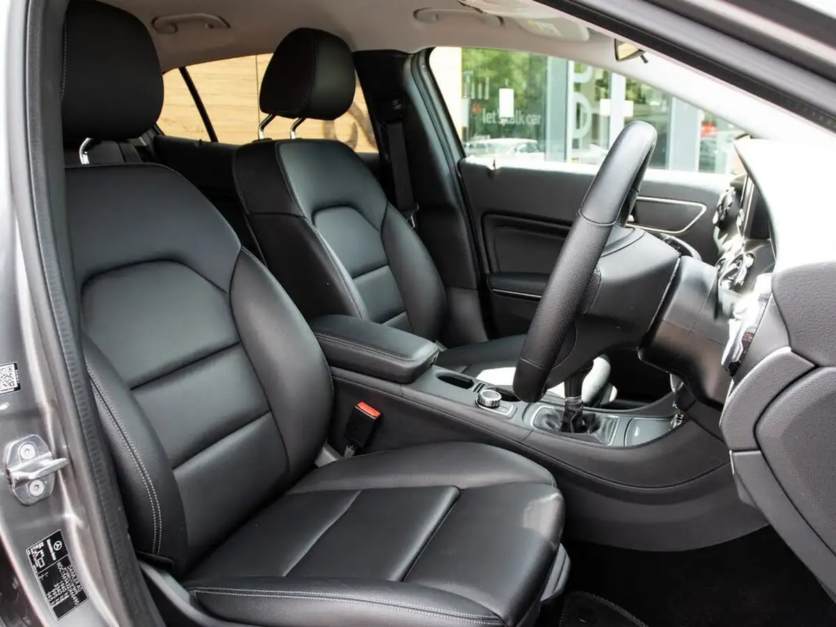 2017-mercedes-benz-gla-class-16-gla-200-se-executive-big-32