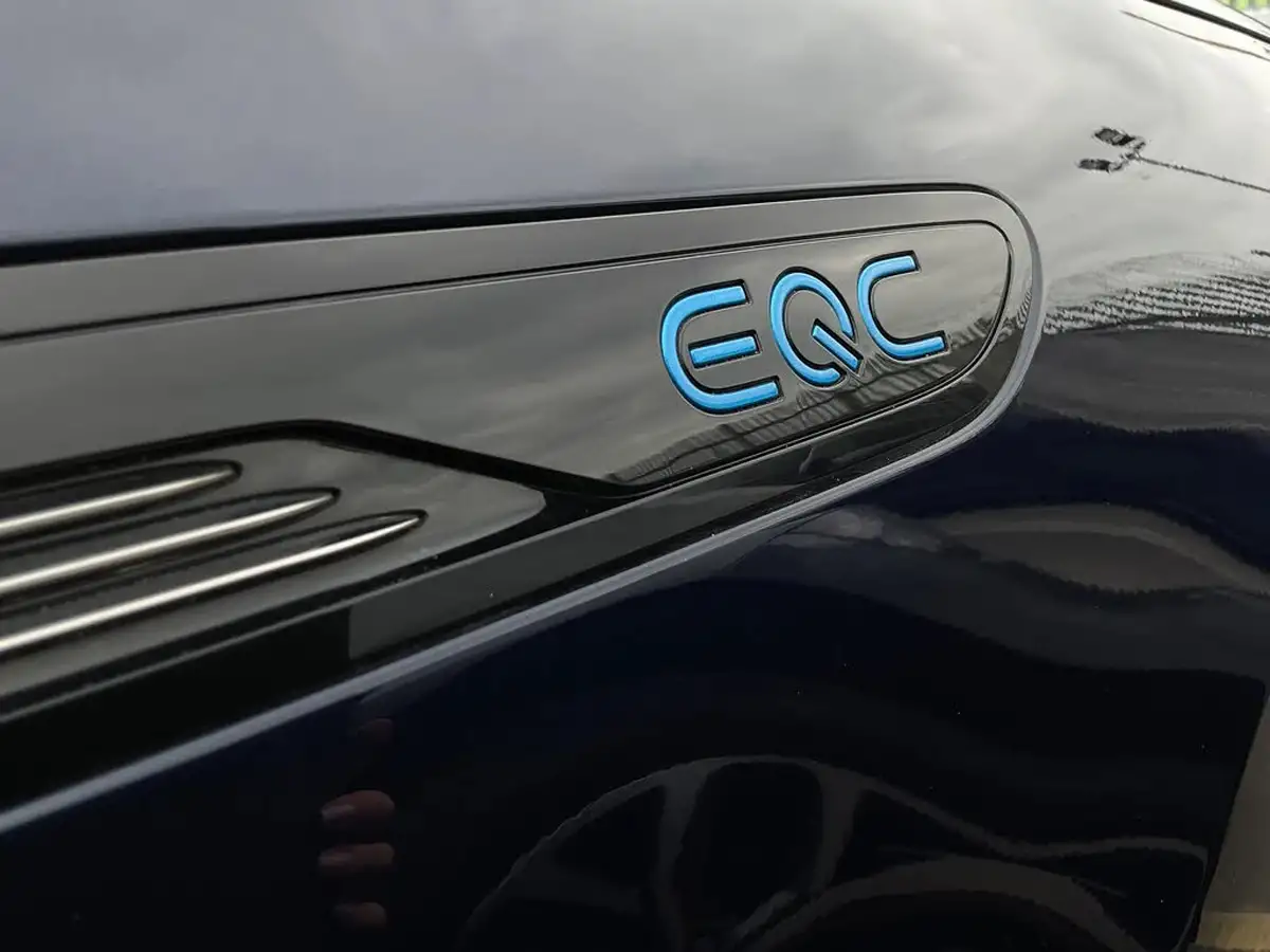 2022-mercedes-benz-eqc-e-eqc-400-amg-line-premium-plus-big-37