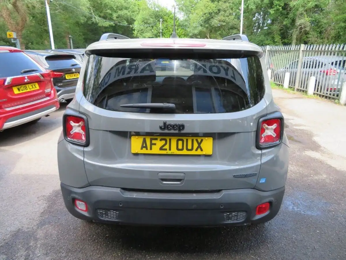 2021-jeep-renegade-10-gse-night-eagle-big-7