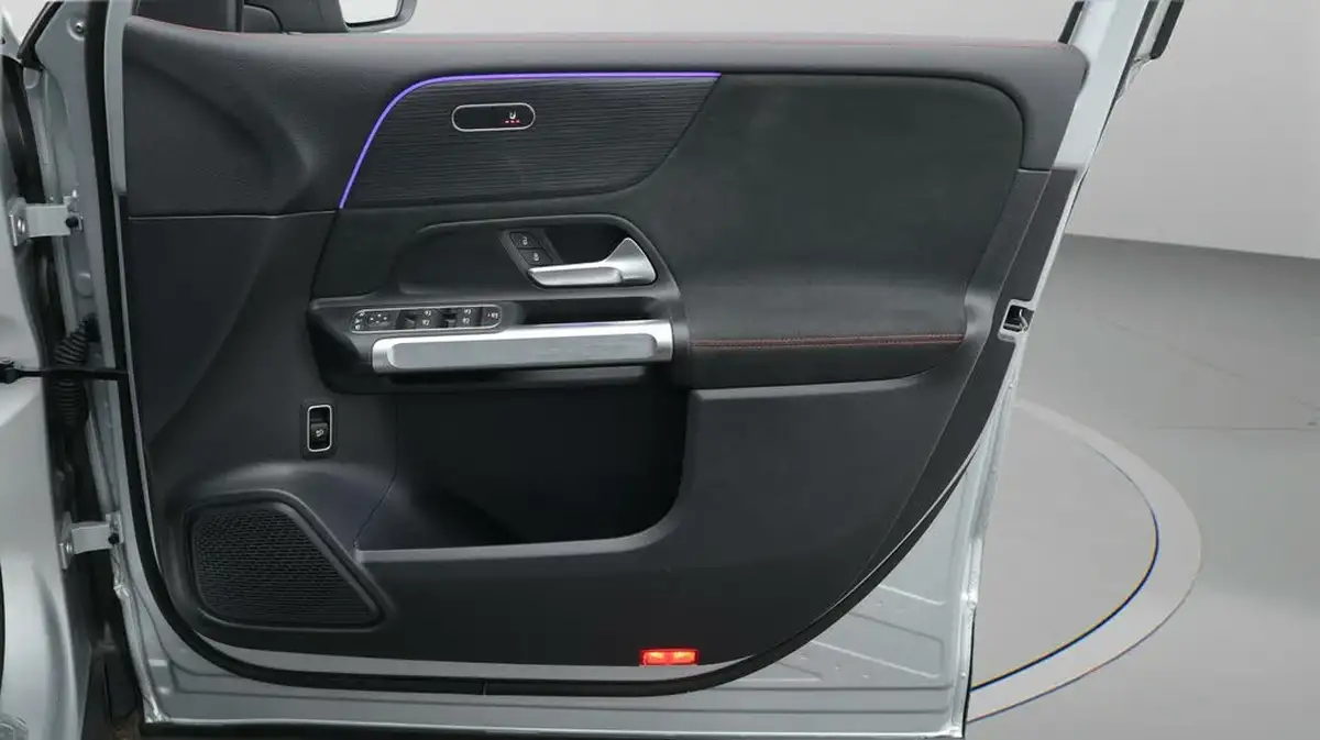 2022-mercedes-benz-eqb-e-eqb-350-amg-line-big-15