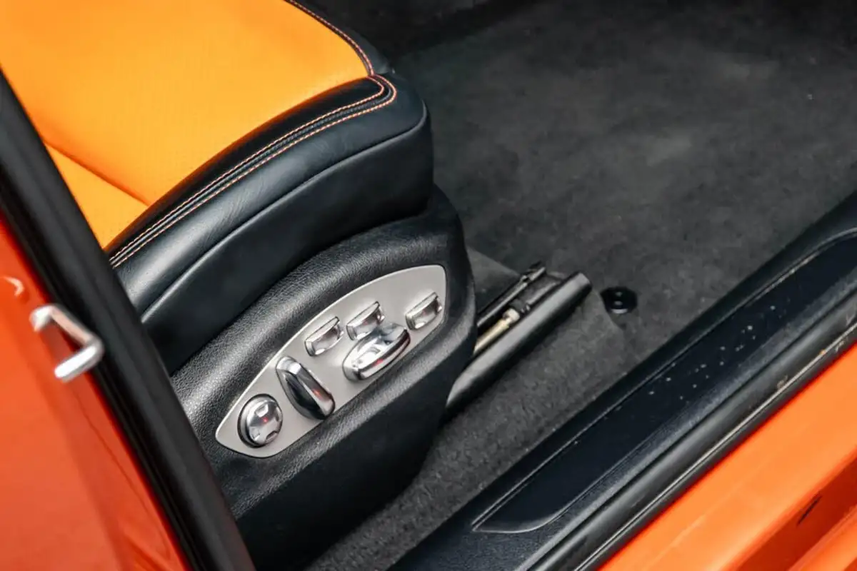 2023-porsche-macan-20-big-38