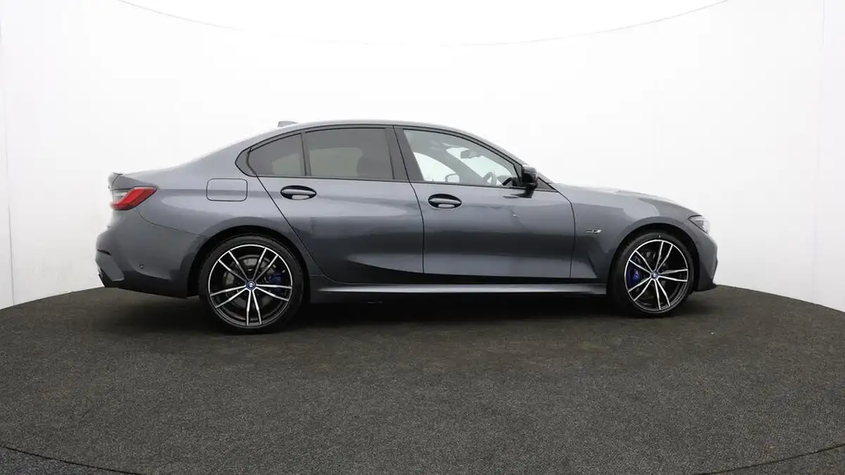 2022-bmw-3-series-20-330e-m-sport-pro-pack-saloon-4d-big-32