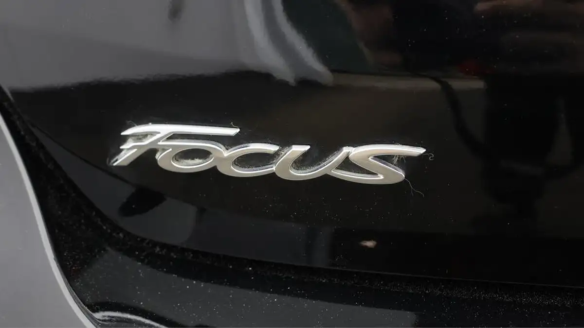 2018-ford-focus-10t-st-line-140ps-hatchback-big-20
