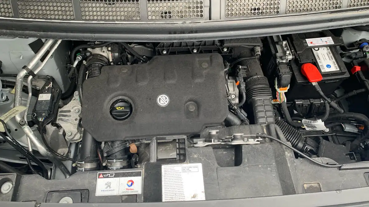 2023-peugeot-expert-15-bluehdi-professional-premium-standard-1000-big-17