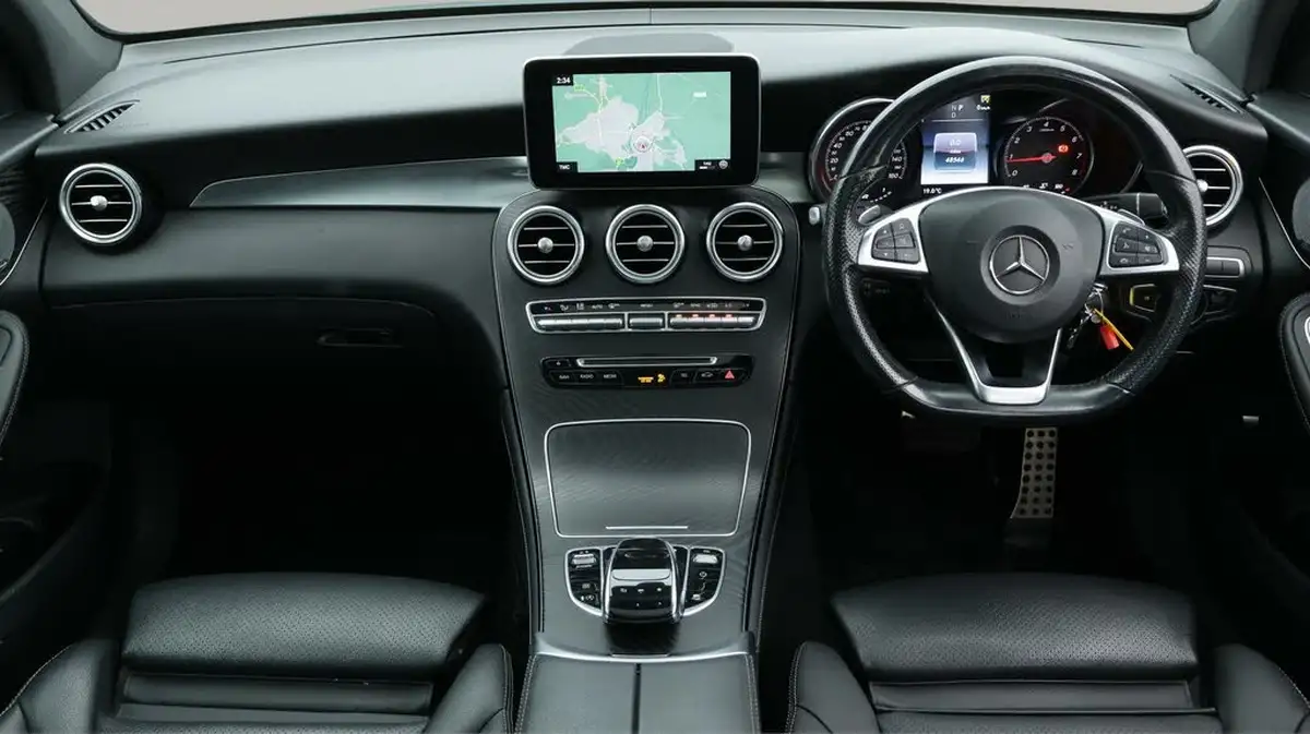 2019-mercedes-benz-glc-class-20-glc250-amg-line-premium-plusss-station-wagon-5d-big-13