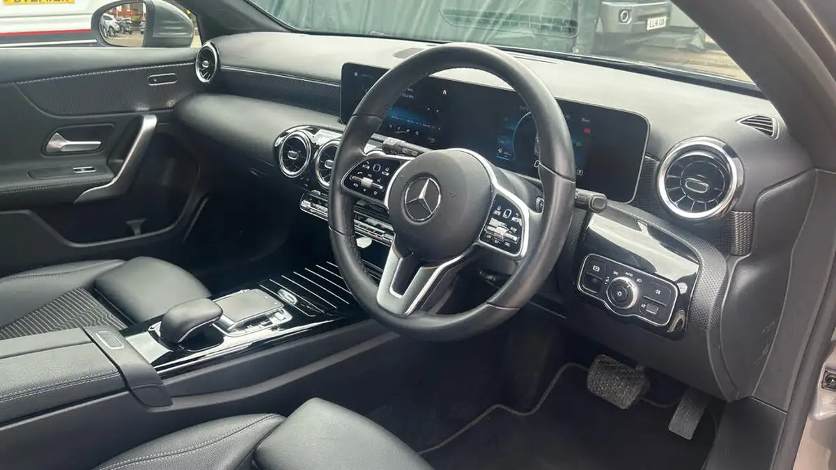 2019-mercedes-benz-a-class-15d-a180d-sport-executive-hatchback-5d-7g-dct-big-8