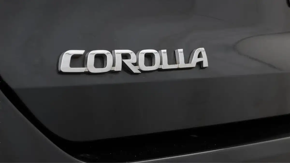 2020-toyota-corolla-18-vvt-i-design-trk-touring-sports-5d-big-20