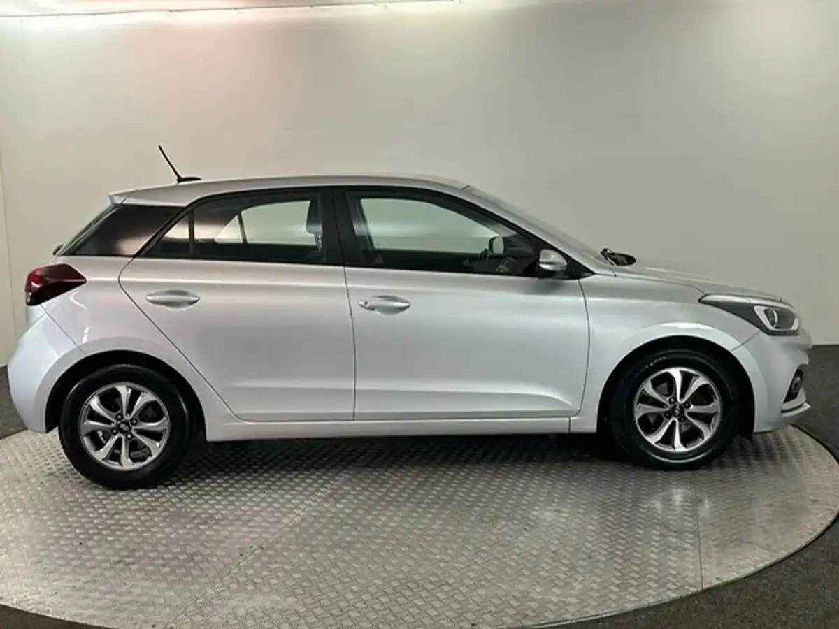 2019-hyundai-i20-12-se-mpi-hatchback-5d-big-4