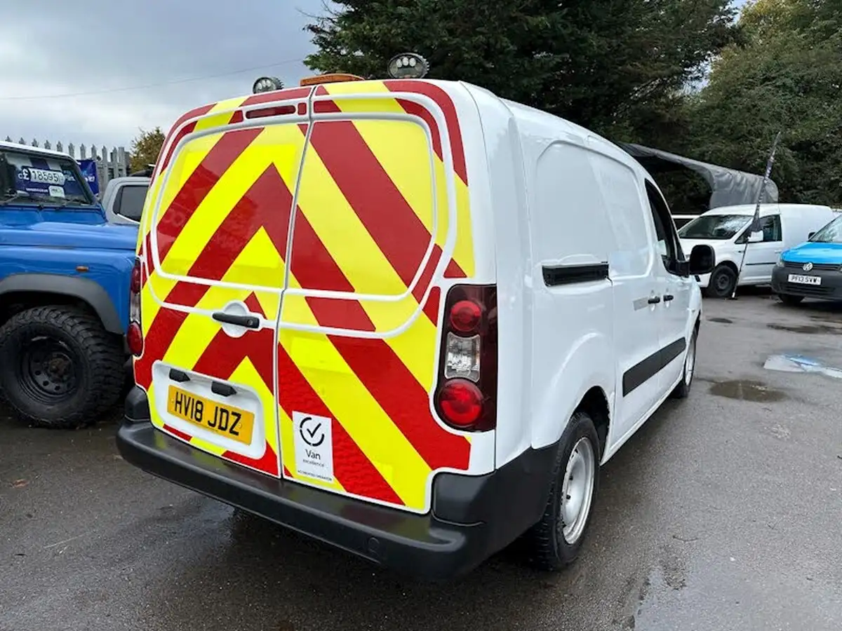 2018-peugeot-partner-16bluehdi-s-l2-756-panel-big-5