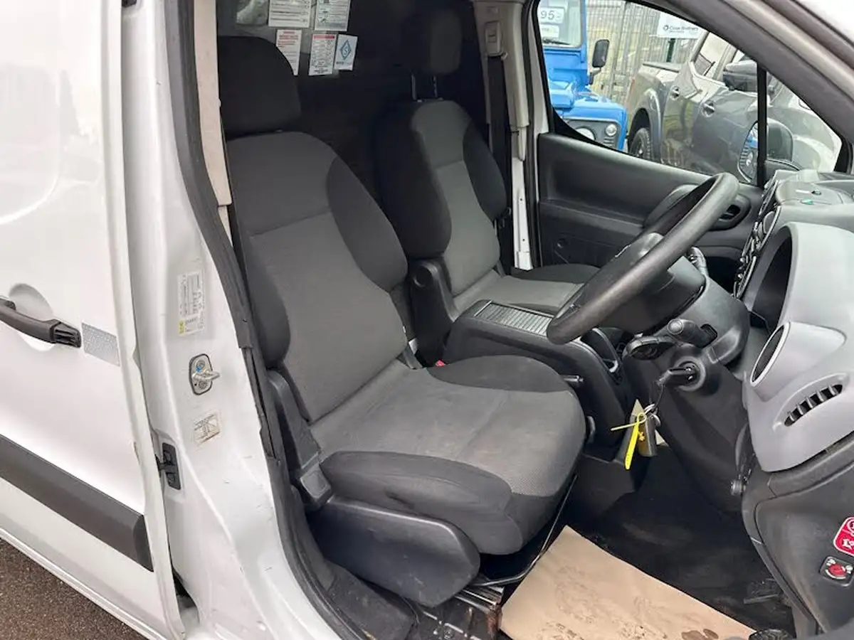 2018-peugeot-partner-16bluehdi-s-l2-756-panel-big-33
