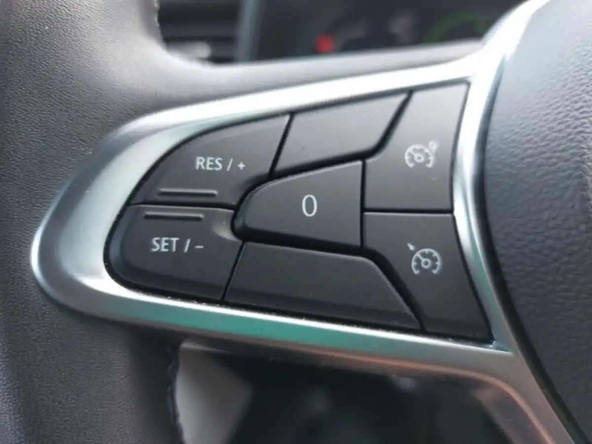 2023-renault-clio-16-techno-big-17