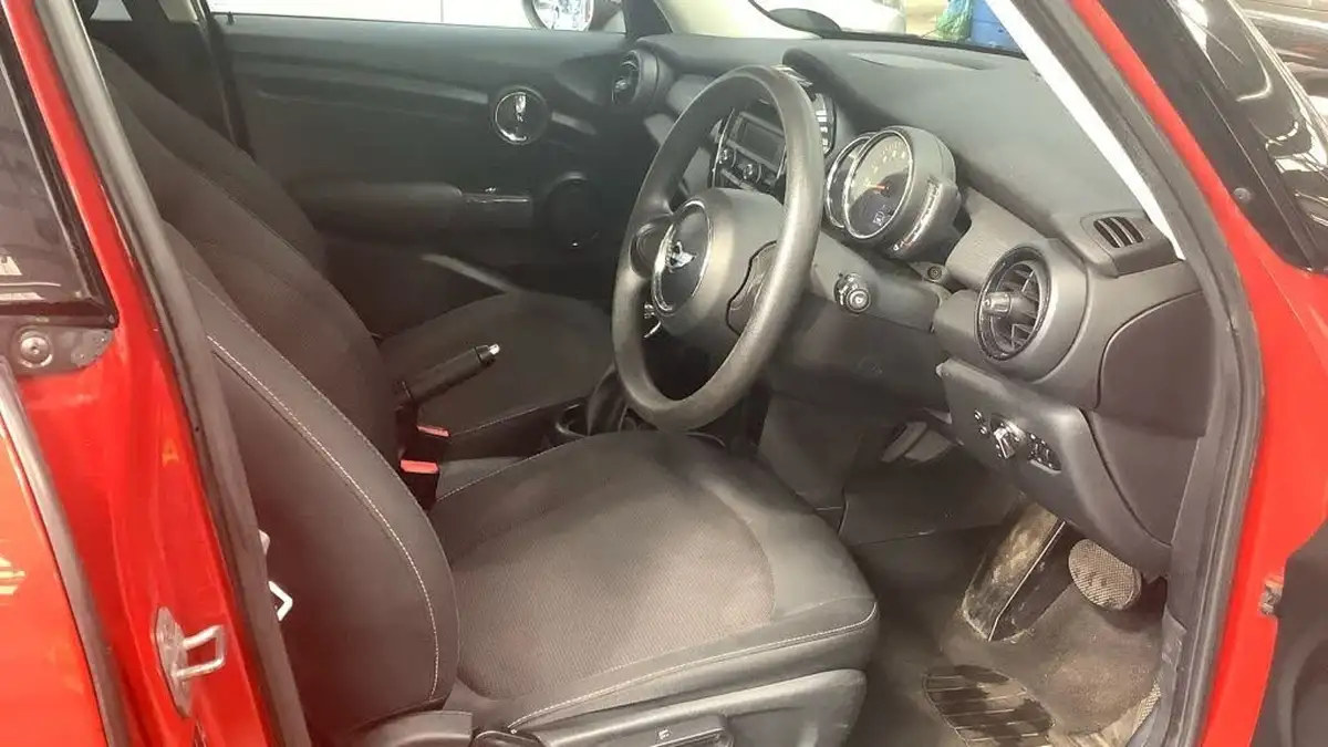 2017-mini-cooper-15-cooper-ss-hatchback-5d-auto-big-5