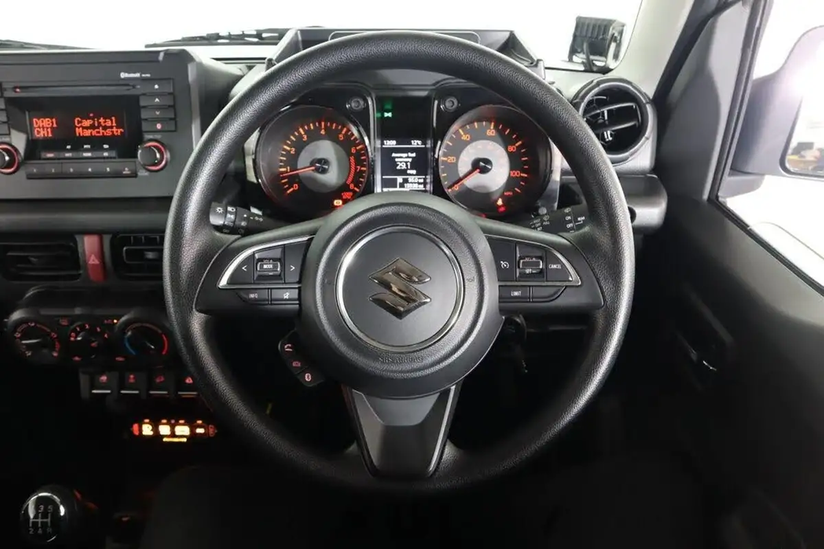 2024-suzuki-jimny-15-light-commercial-allgrip-big-35