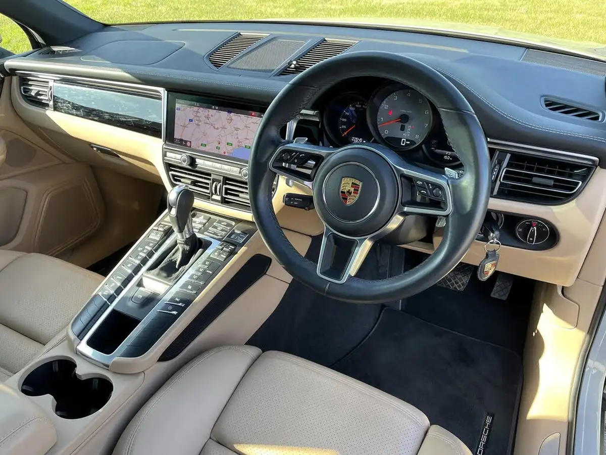 2021-porsche-macan-30-s-big-5