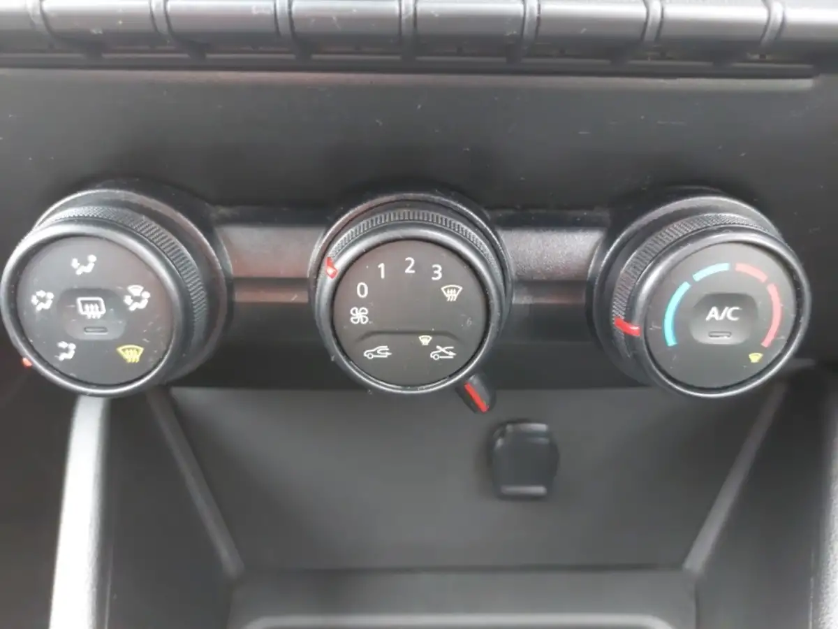 2022-dacia-duster-13-tce-prestige-130bhp-big-12