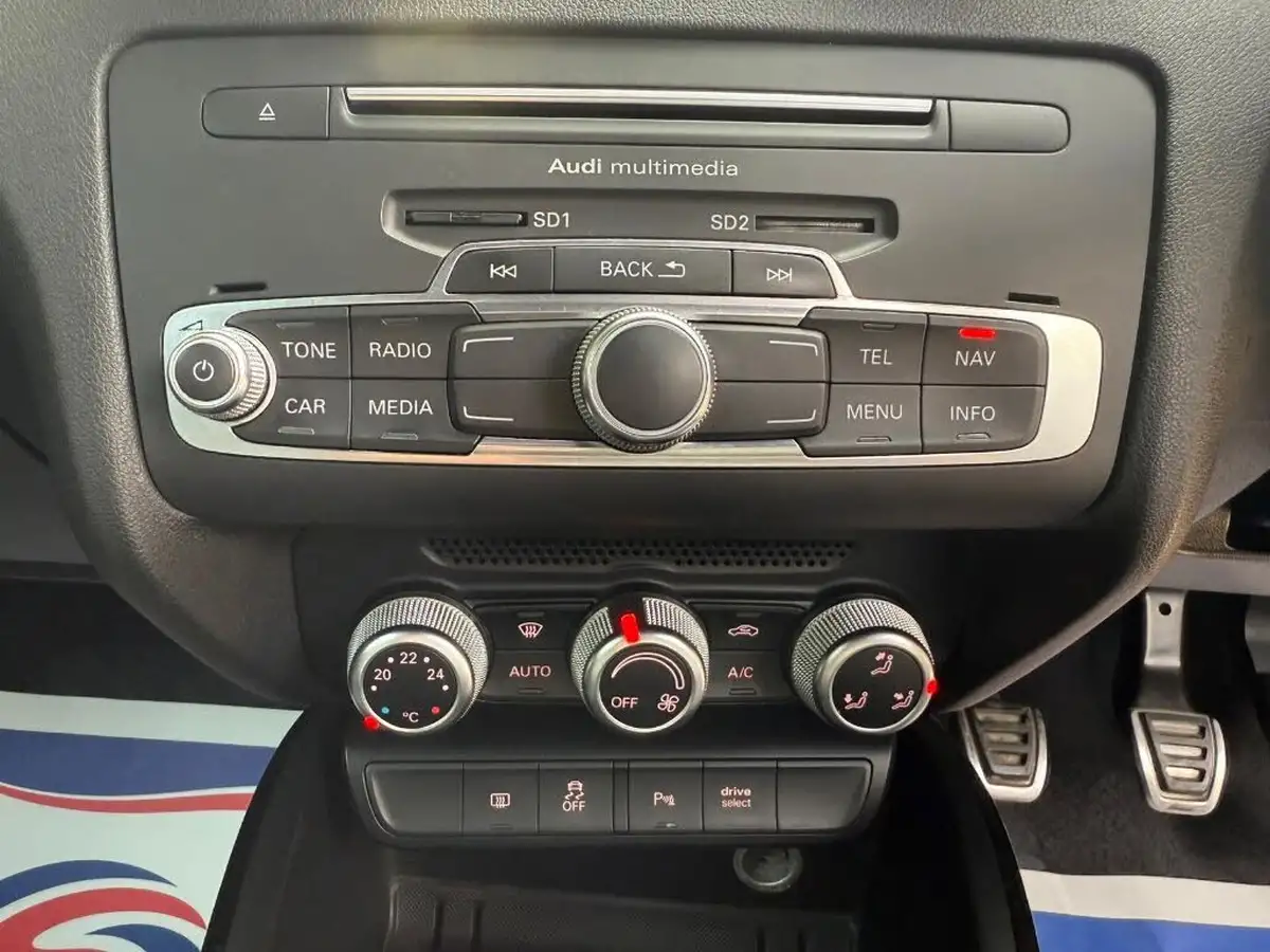 2015-audi-a1-20-s1-hatchback-3d-big-39