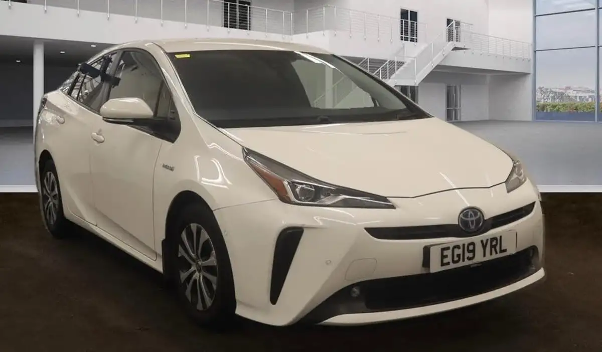 2019-toyota-prius-18-vvt-i-excel-cvt-big-10