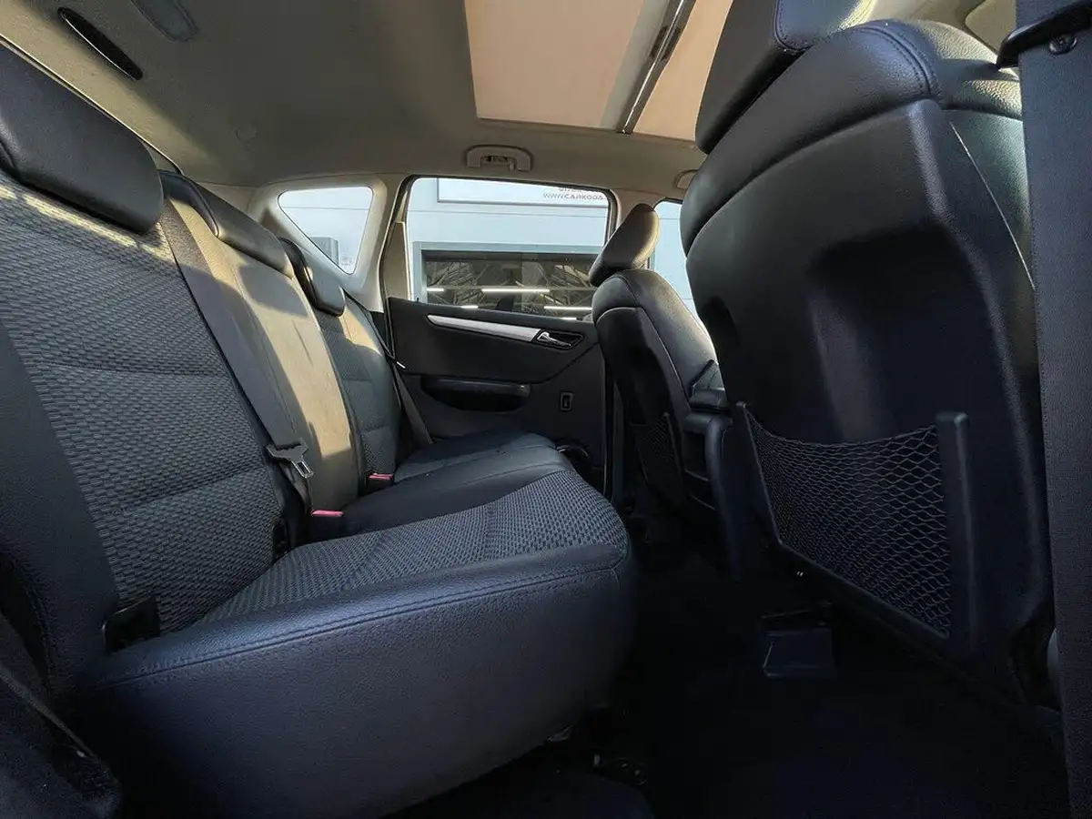 2011-mercedes-benz-a-class-15-a160-avantgarde-se-95bhp-5d-cvt-big-49