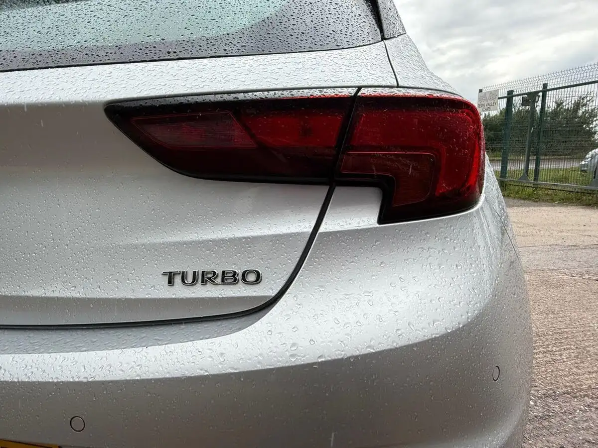2017-vauxhall-astra-14i-16v-turbo-sri-150ps-hatchback-big-30