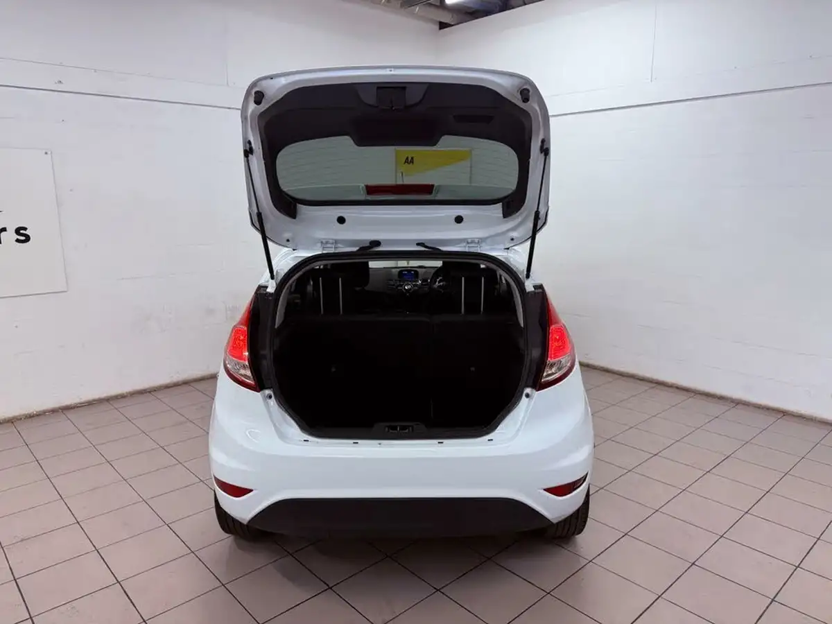 2015-ford-fiesta-10t-titanium-100ps-ecoboost-ss-5d-big-26