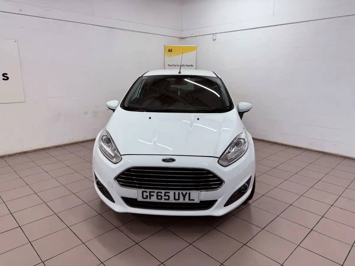 2015-ford-fiesta-10t-titanium-100ps-ecoboost-ss-5d-big-2