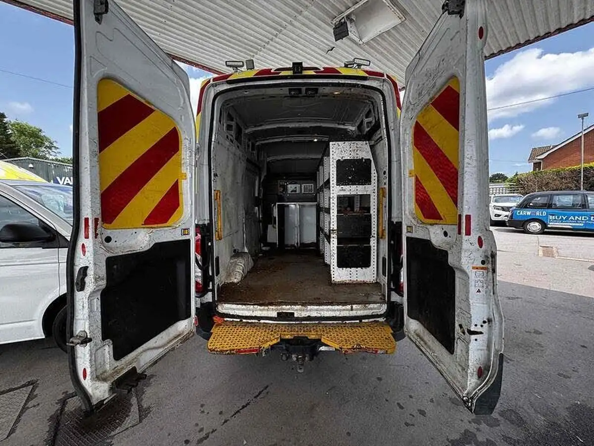 2018-ford-transit-20tdci-350-l2h3-170pseu6-rwd-panel-van-big-11