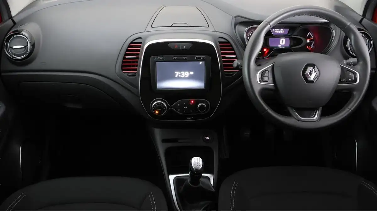 2019-renault-captur-09-tce-iconic-big-12