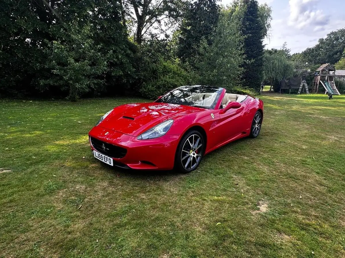 2010-ferrari-california-43-big-4