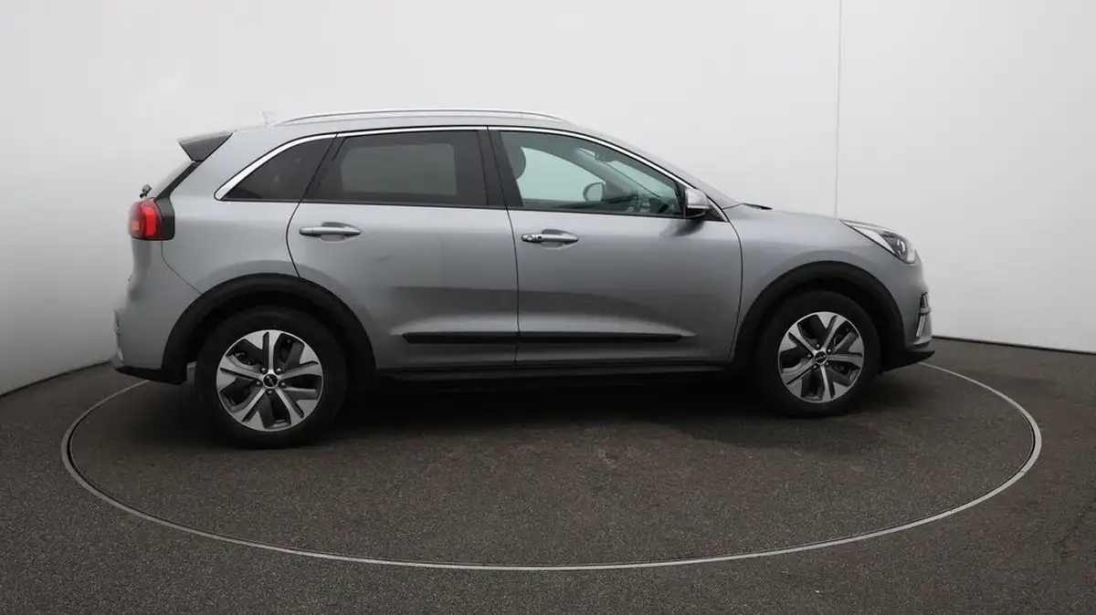 2022-kia-niro-ev-e-2-big-39