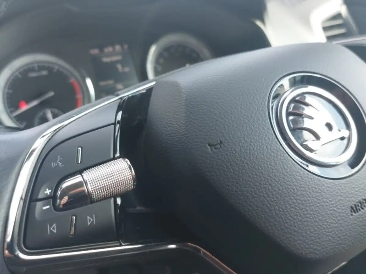 2020-skoda-karoq-15-tsi-se-l-dsg-big-14