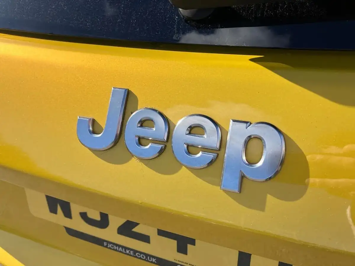 2024-jeep-avenger-12-gse-summit-e-hybrid-48v-auto-big-28