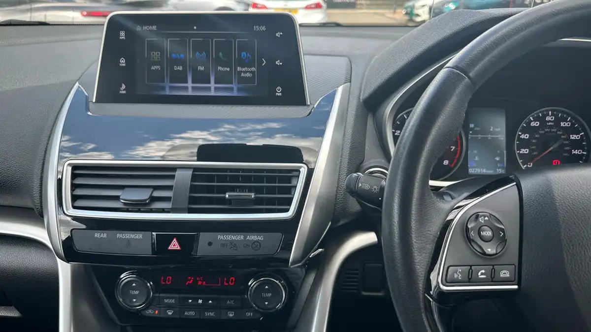 2019-mitsubishi-eclipse-cross-15-3-big-9