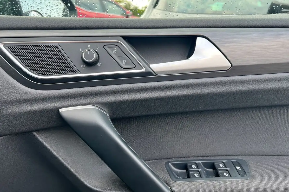 2019-volkswagen-golf-sv-15-tsi-match-130ps-ss-big-28