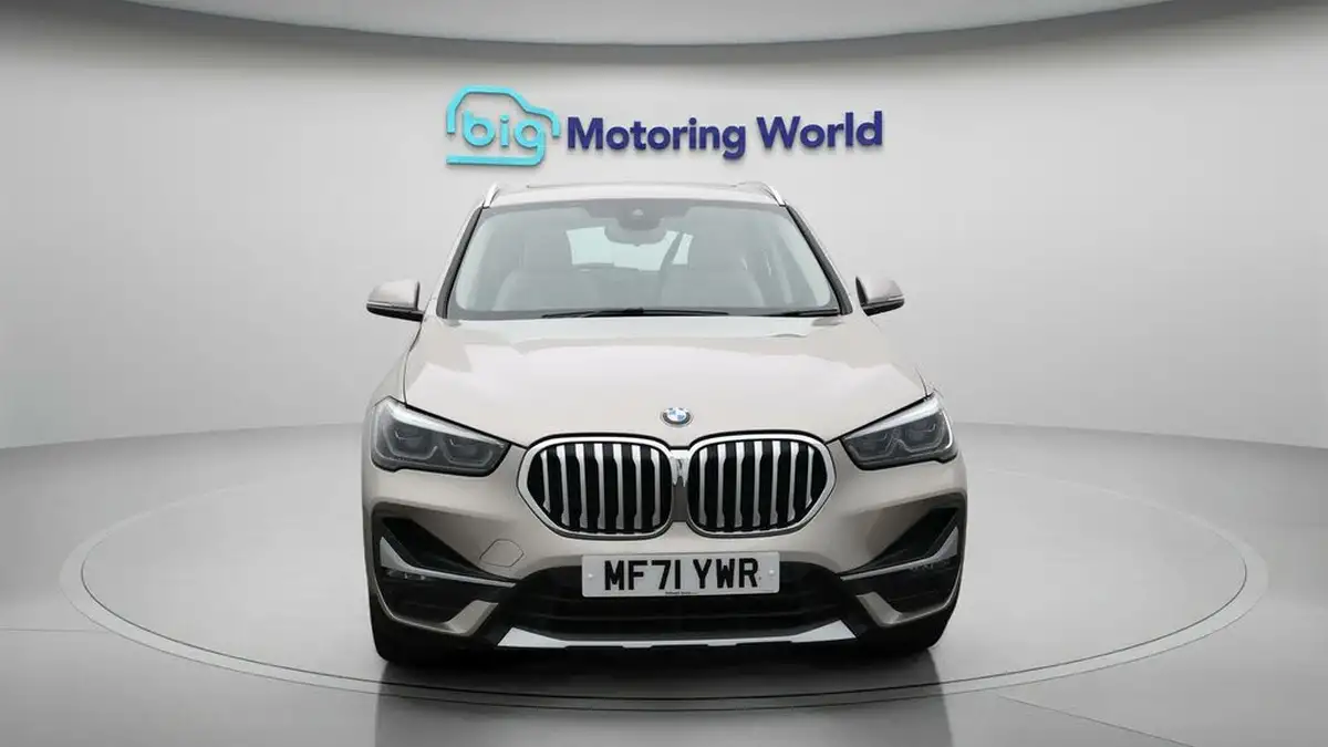 2021-bmw-x1-15-sdrive18i-xline-dct-big-2