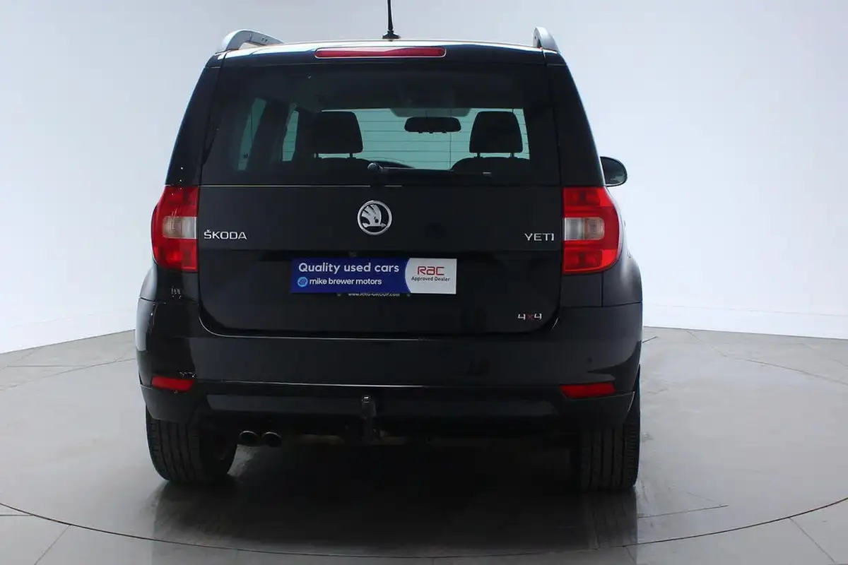 2015-skoda-yeti-20tdi-black-edition-dsg-big-6