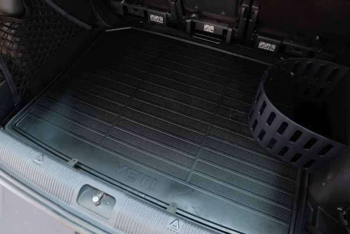 2015-skoda-yeti-20tdi-black-edition-dsg-big-30