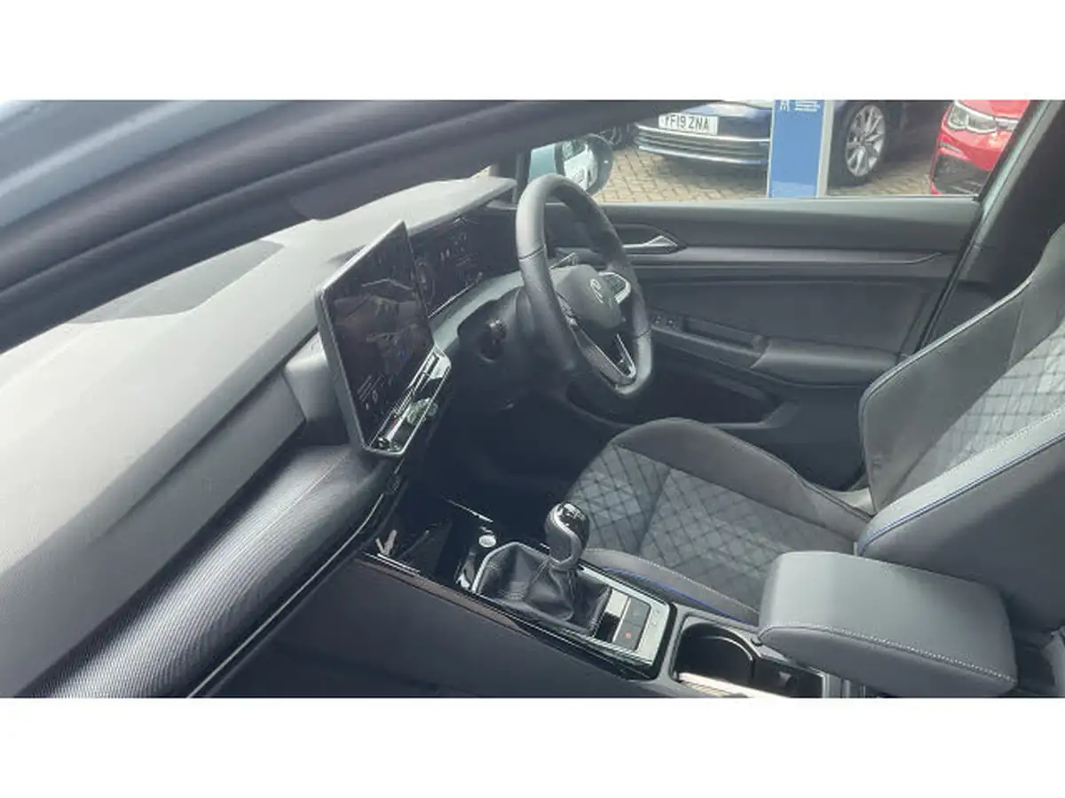 2025-volkswagen-golf-15-tsi-r-line-hatchback-big-1