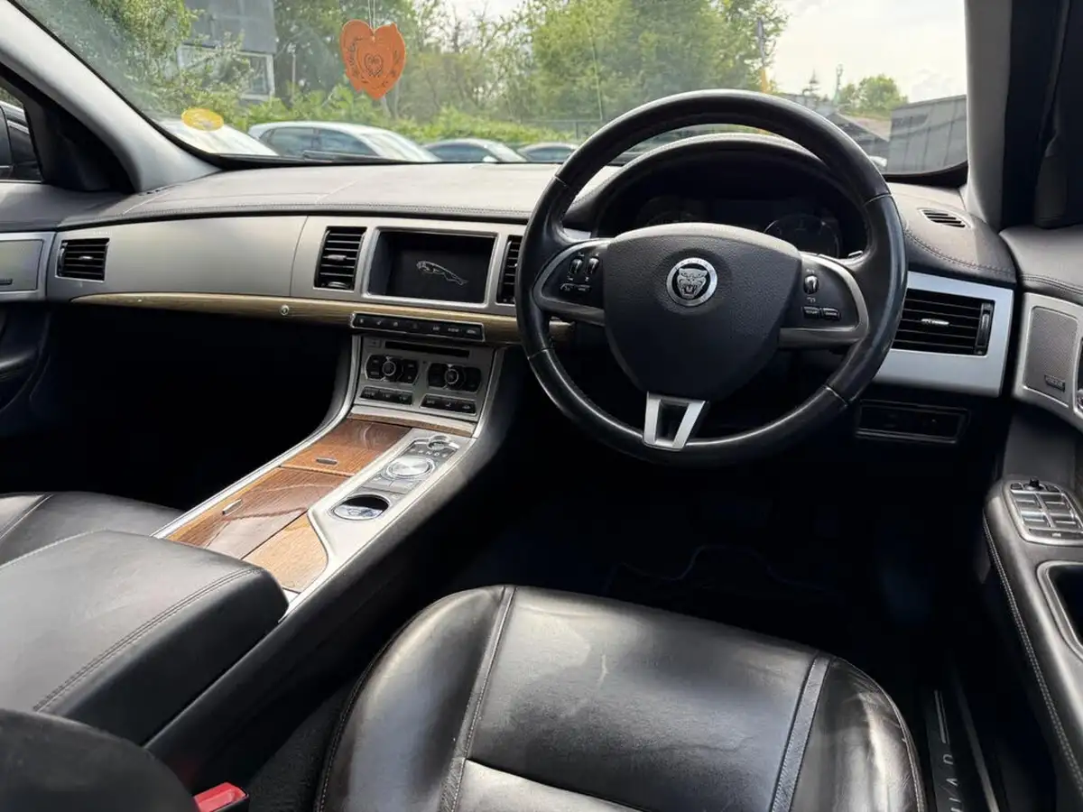 2013-jaguar-xf-22td-premium-luxury-200ps-ss-sportbrake-5d-auto-big-22