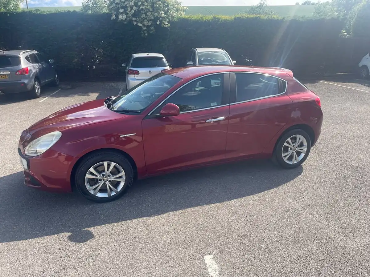 2011-alfa-romeo-giulietta-14-lusso-tb-multiair-170bhp-big-34