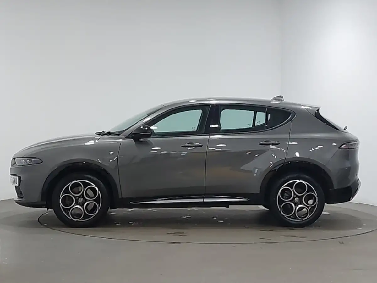 2023-alfa-romeo-tonale-15-tributo-italiano-big-3