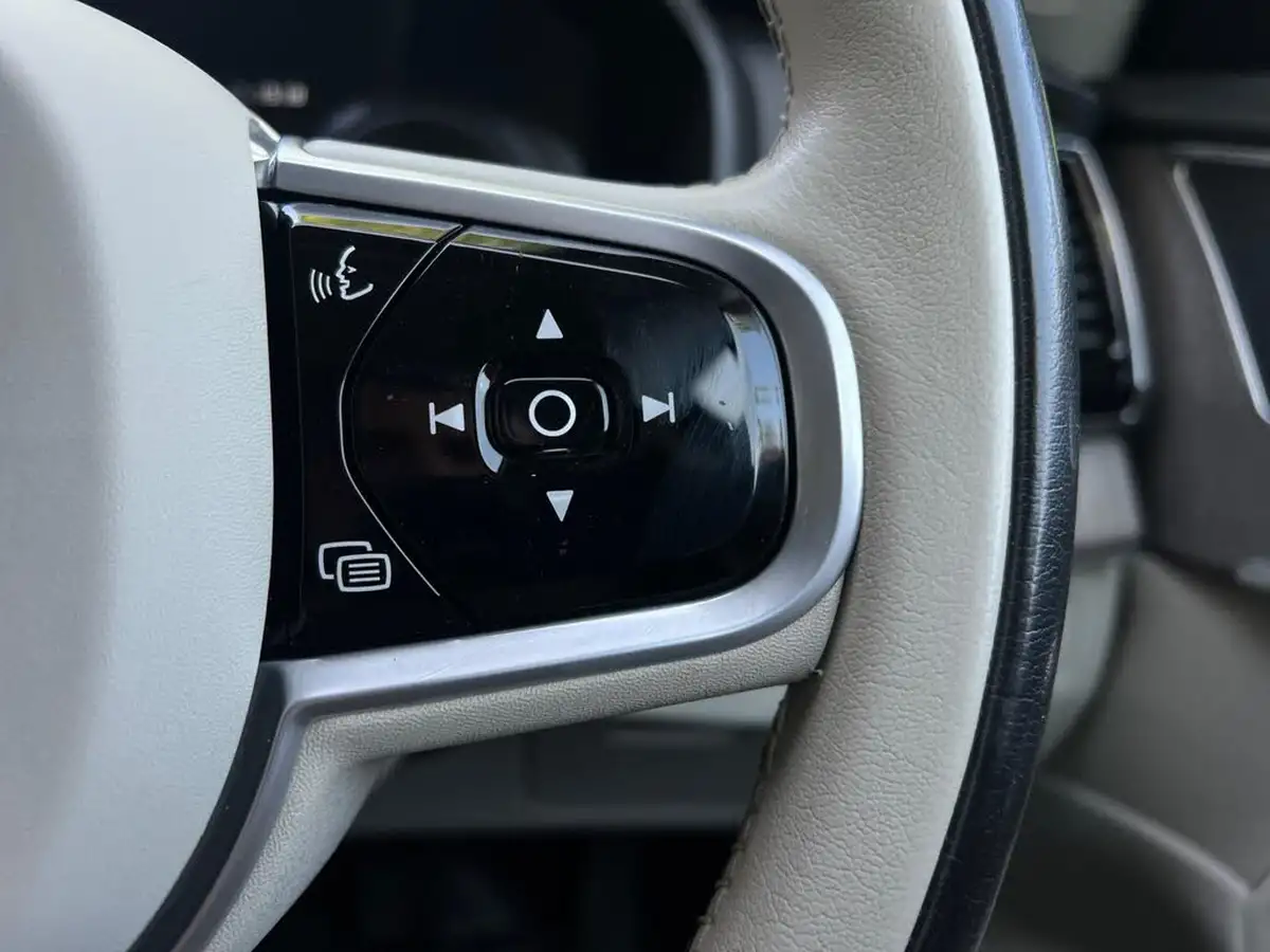 2021-volvo-xc90-20-t8-inscription-390bhp-big-23